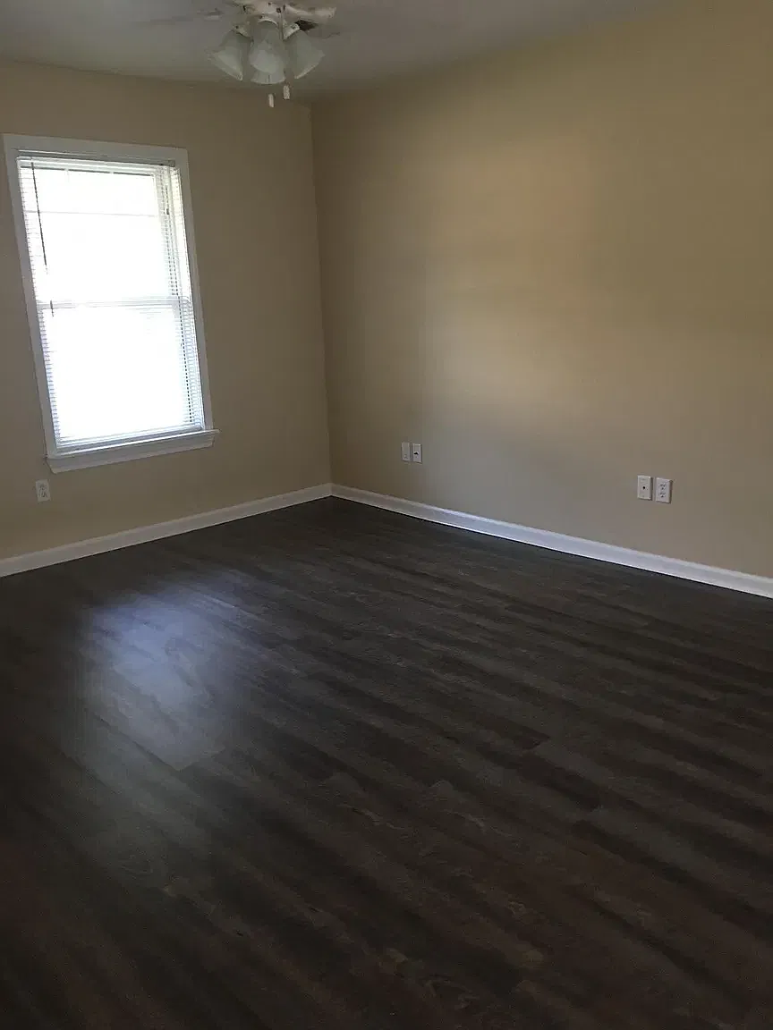 3 bed, 1248 sqft, $1,100 — Photo 3