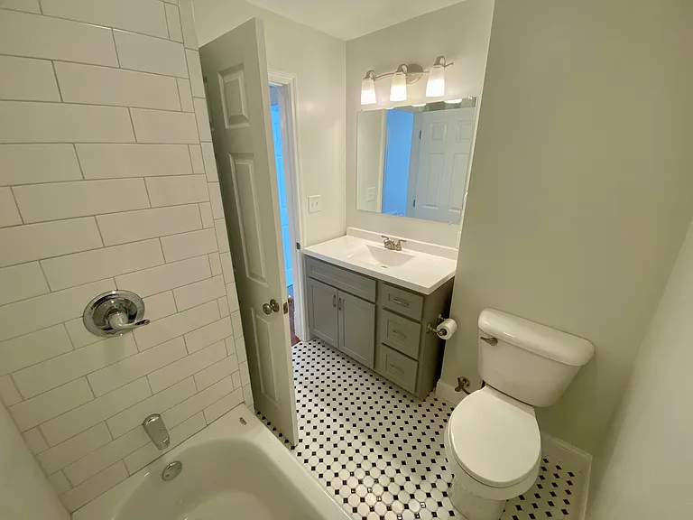 3464 S Spring Ave #A — Photo 16