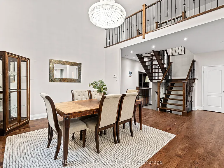 552 Feathergrass Cres #MAIN UPPER — Photo 6