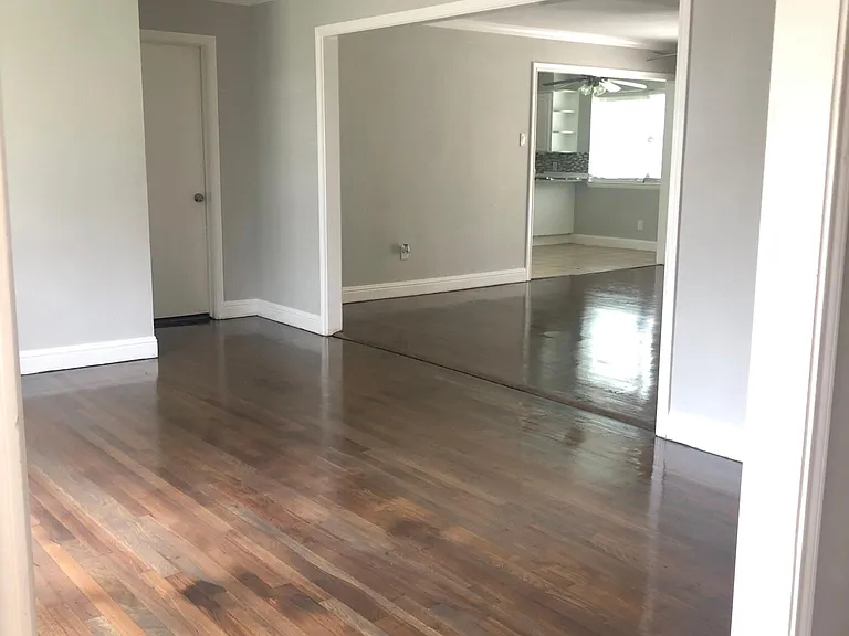 2307 Mockingbird Ln — Photo 4