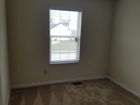 4th image of 2466 Hilliard Dr