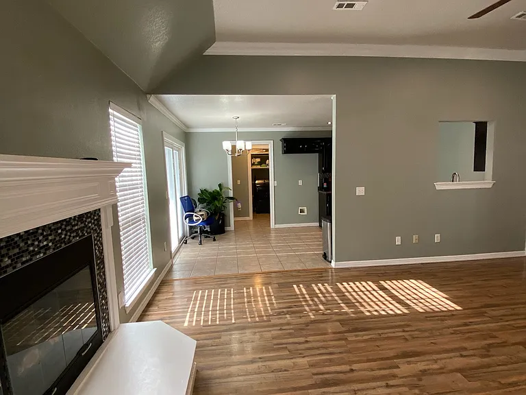 610 Topaz St — Photo 9