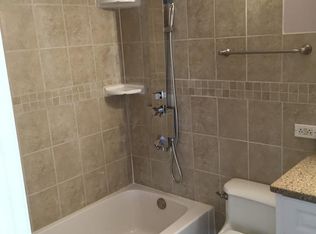 9429 Sumac Rd APT B, Des Plaines, IL 60016