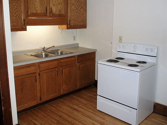 5th image of 113 Keller Ave N APT 101