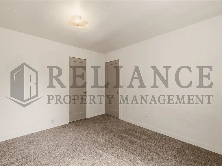 2464 S Washington Ave — Photo 29