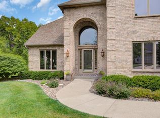 2610 Ashley Ter, New Brighton, MN 55112