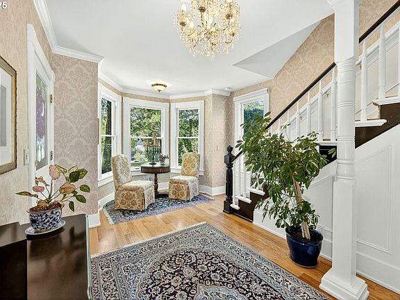 3rd image of 496 Beach St