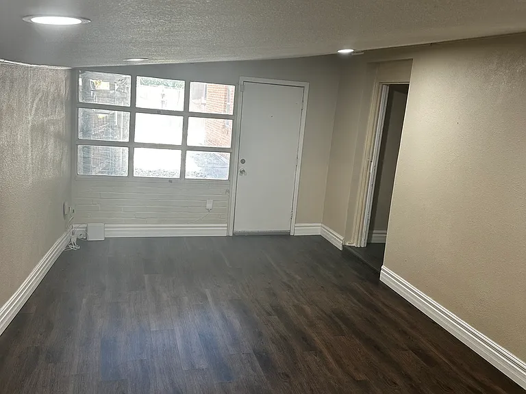 35 Mill Ct — Photo 24
