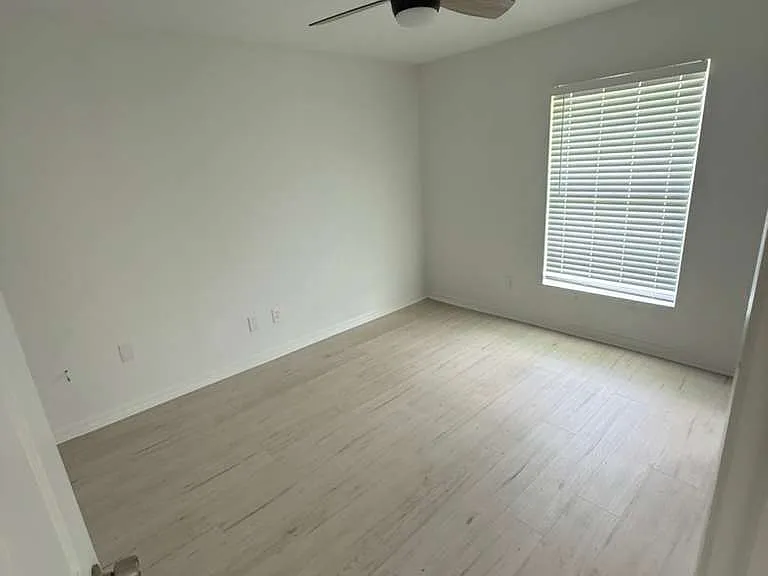 507 NW Billiar Ave — Photo 1