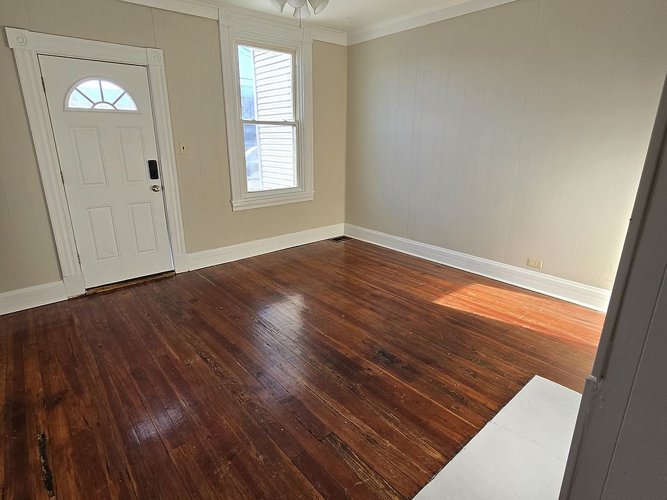 1st image of 710 W 35th St #710