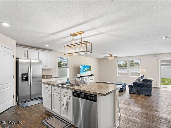4th image of 840 CAMERON OAKS Place