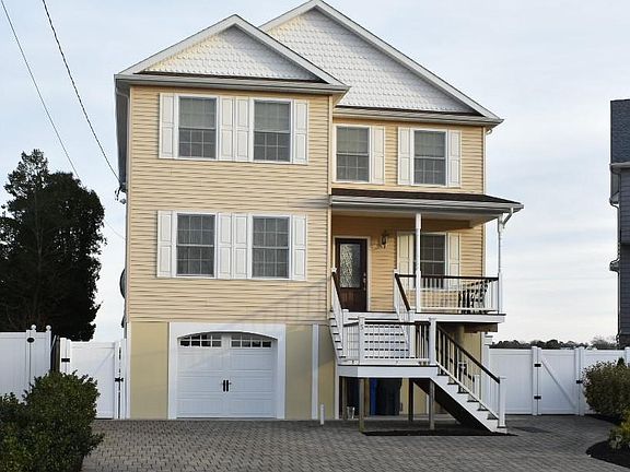 5th image of 5 Haines Cove Dr