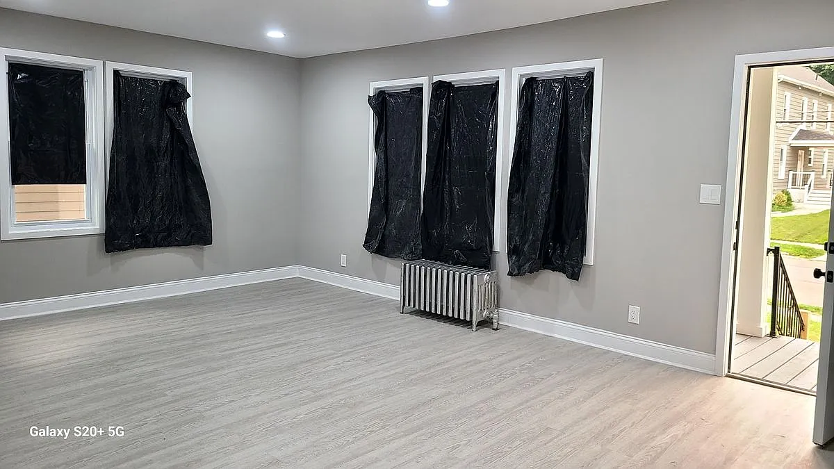 3 bed, 1.0 bath, 803 sqft, $2,400 — Photo 3