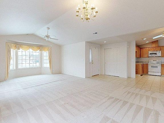 3rd image of 5019 Flores Ln