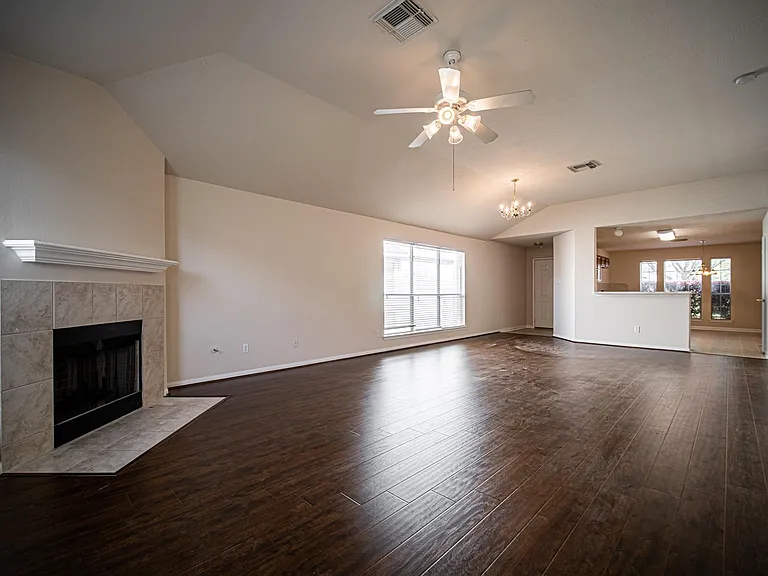 3610 Liberty Square Trl — Photo 4