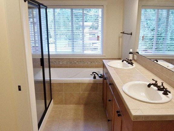 5th image of 15200 NE 15th Pl #C