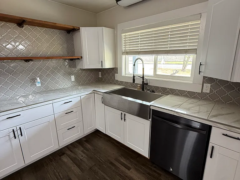 1215 Irving Rd — Photo 8