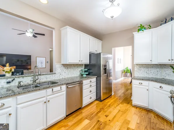 7460 Mobley Ct, Winston, GA 30187