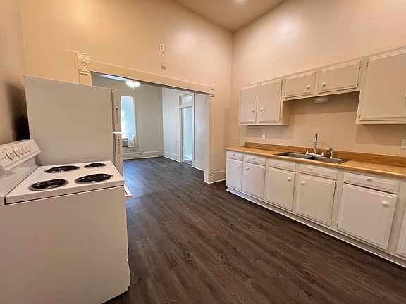 3rd image of 511 W Hutchison St APT A
