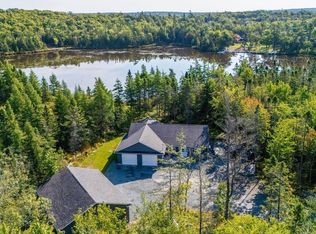 160 Big Hubley Lake Dr, Halifax, NS B3Z 1B8