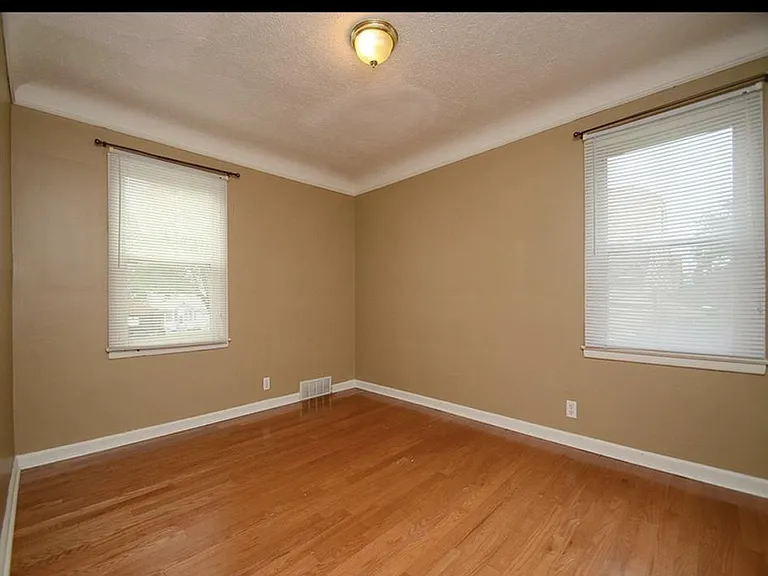 4355 S 41st Ave — Photo 6