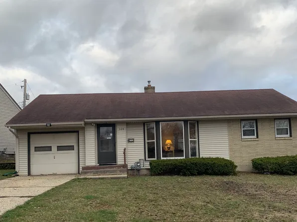 328 Calvin Park S, Rockford, IL 61108