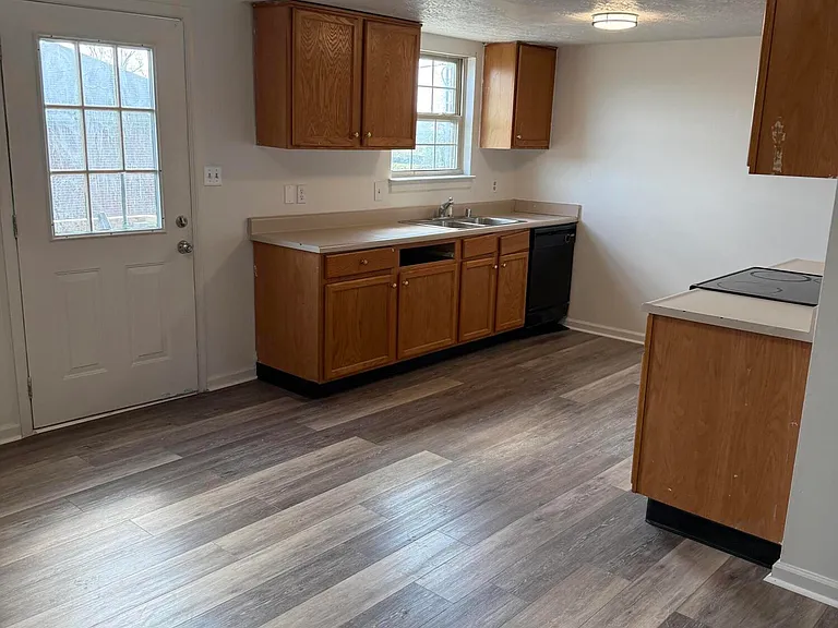 821 Ridgewood Dr #1-2 — Photo 4