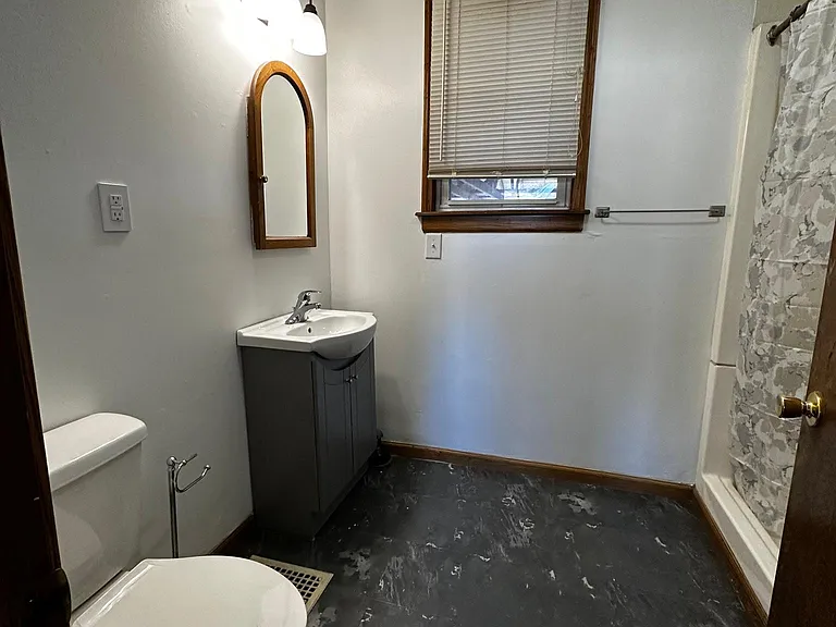 717 E Center St #A — Photo 7