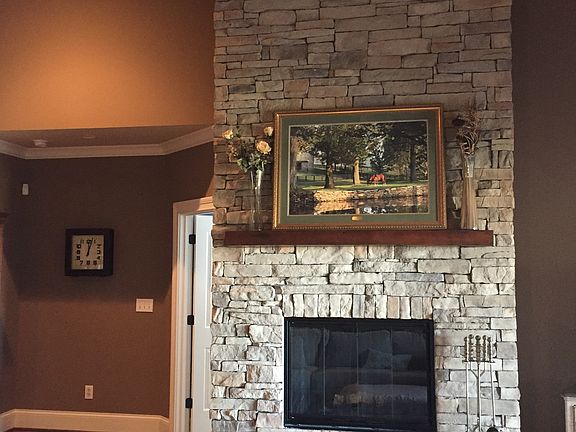 2nd image of 102 Middle Creek Dr