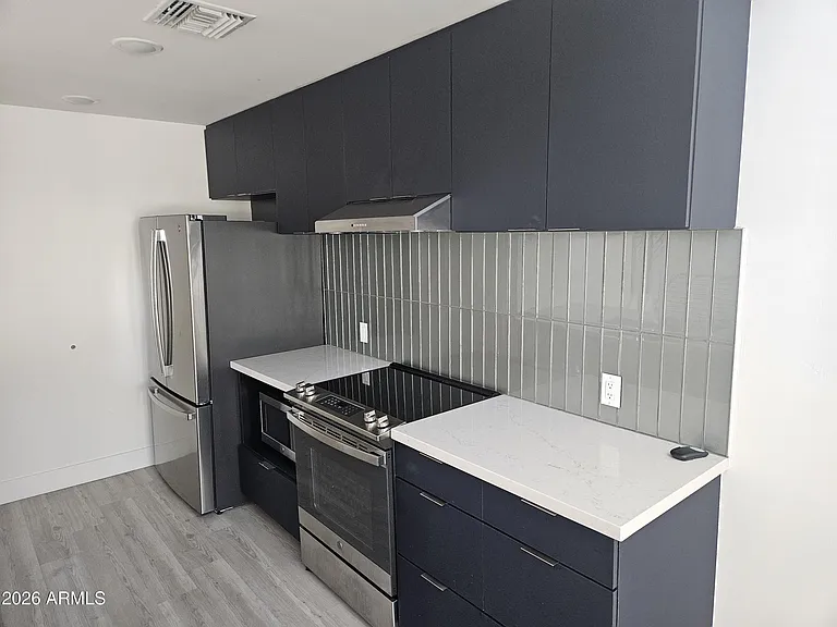 214 S Roosevelt St #L — Photo 10