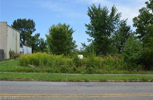 2nd image of 203 Meadowbrook Ave
