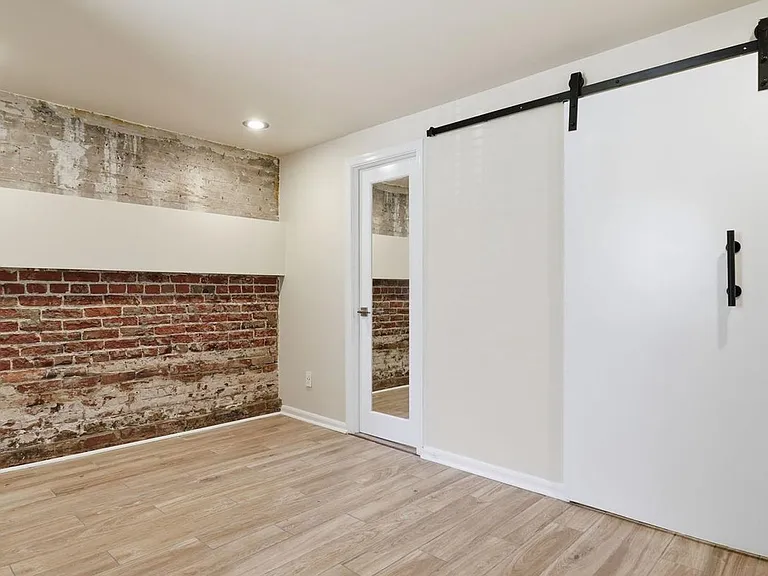 1450 Harvard St NW #B — Photo 10
