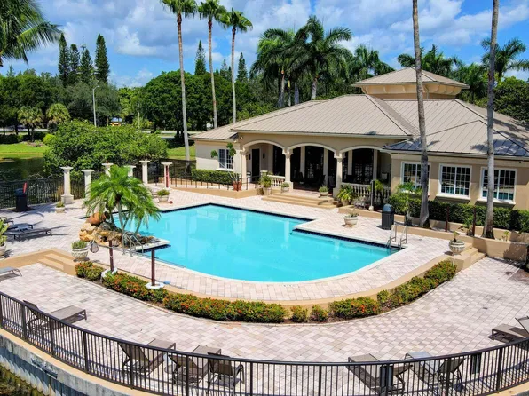 1400 Crestwood Ct S APT 1402, Royal Palm Beach, FL 33411