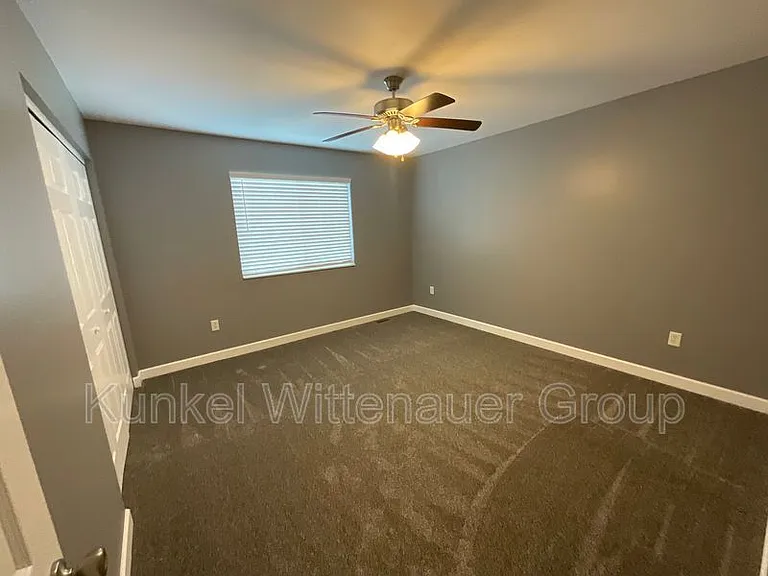 704 Fountain View Dr #F — Photo 16