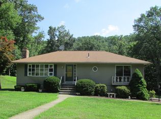 29 Seneca Rd, Danbury, CT 06811