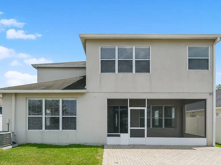 11305 Misty Isle Ln — Photo 17