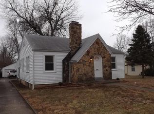 414 E Meadowmere St, Springfield, MO 65807