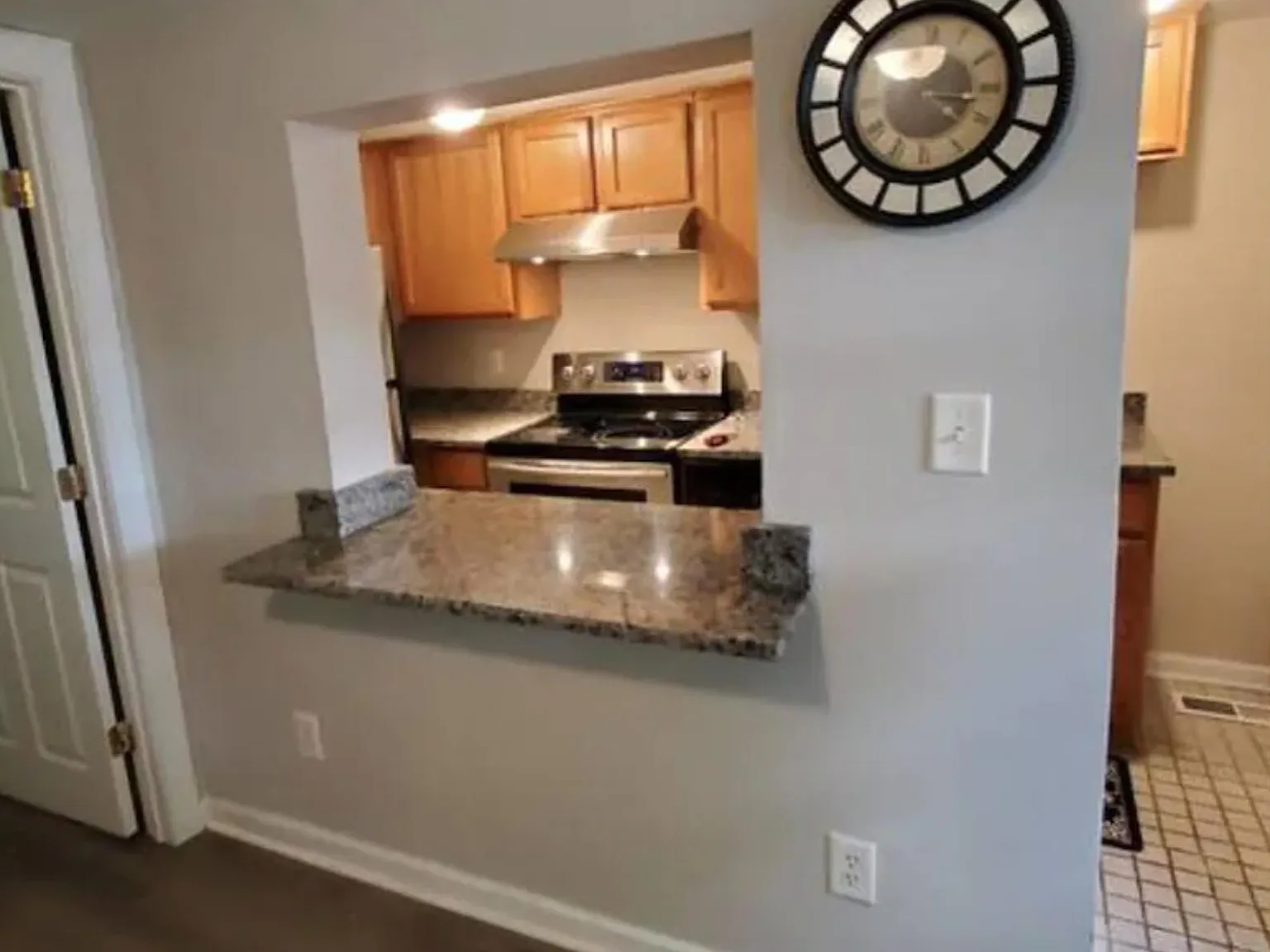 1 bed, 650 sqft, $1,200 — Photo 4