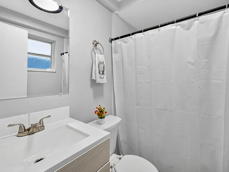 4031 Grayton Dr — Photo 11