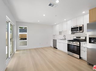 10965 Calvert St #2, North Hollywood, CA 91606