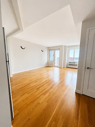 278 6th St #4B Photo 1 278 6th St #4B Photo 1