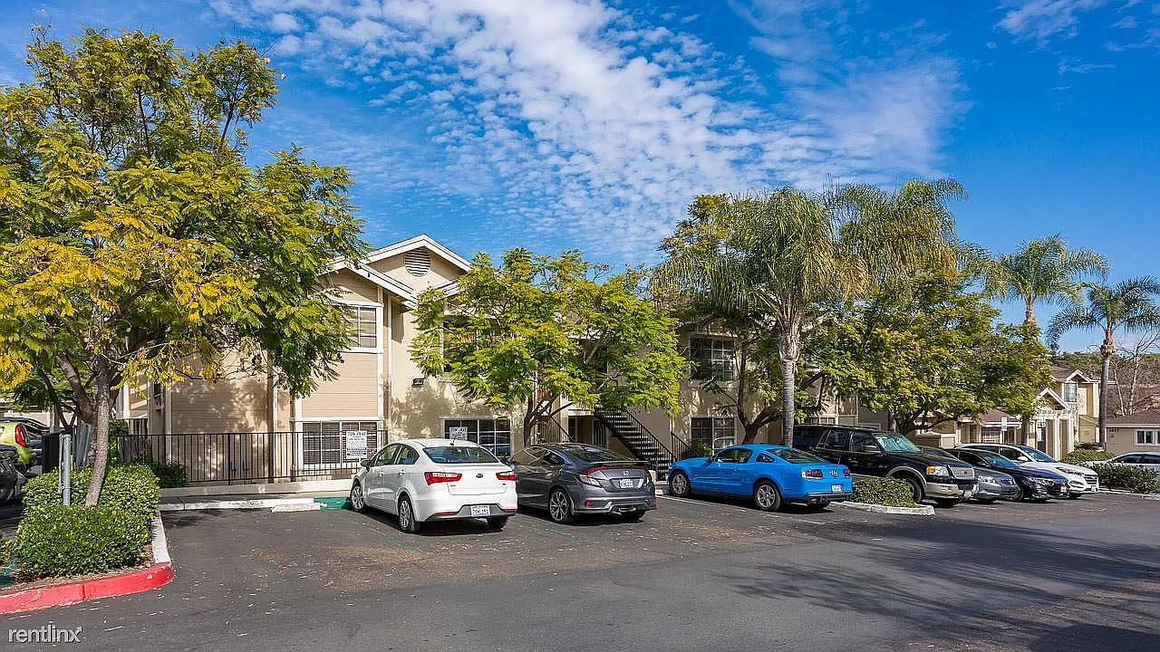 3555 Grove St — Photo 4