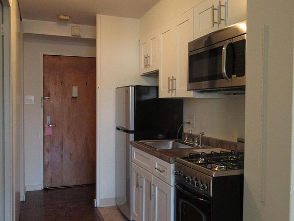 2nd image of 604 S Washington Sq APT 113