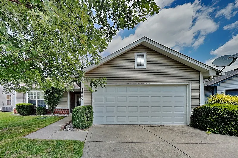5985 Sycamore Forge Ln