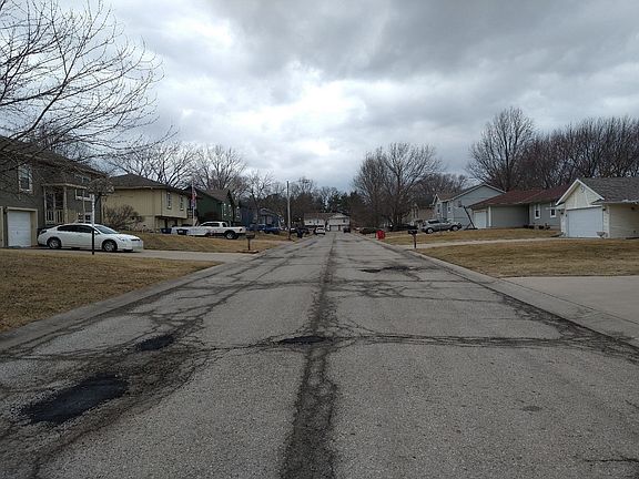 4th image of 813 SE 16th St