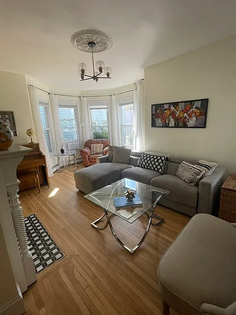 2 bed, 880 sqft, $3,000 — Photo 3