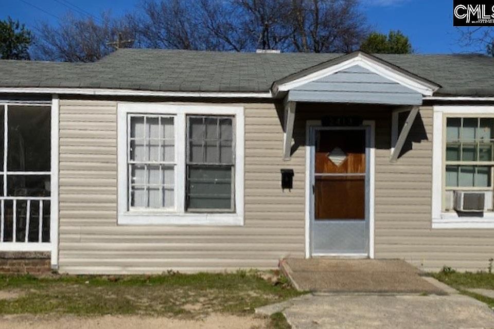 2nd image of 2435 Gordon St