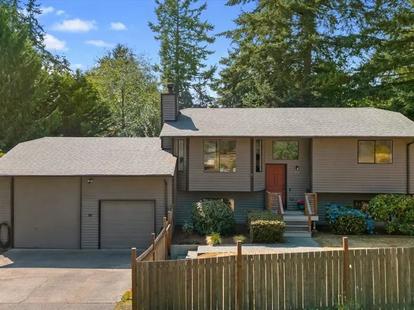1511 N Lake Stickney Drive, Lynnwood, WA 98087
