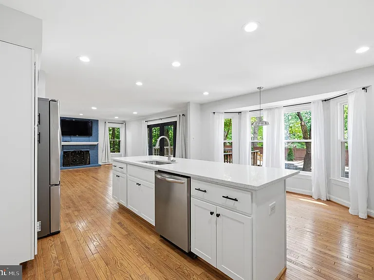 5610 Cavalier Woods Ln — Photo 16