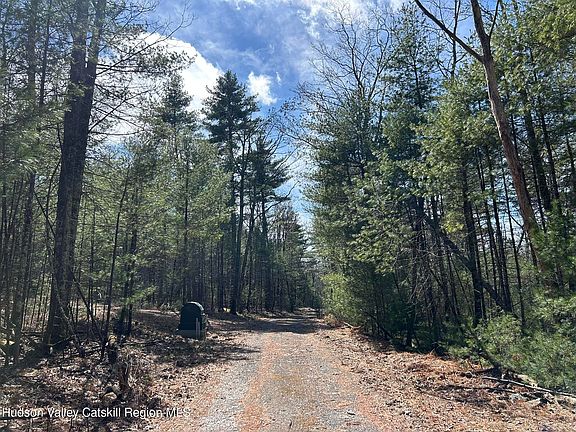 3rd image of 701 Lapla Road